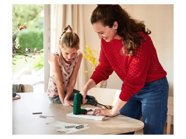 PARKSIDE® Agrafeuse-cloueuse électrique PHET 15 C2. 70 W