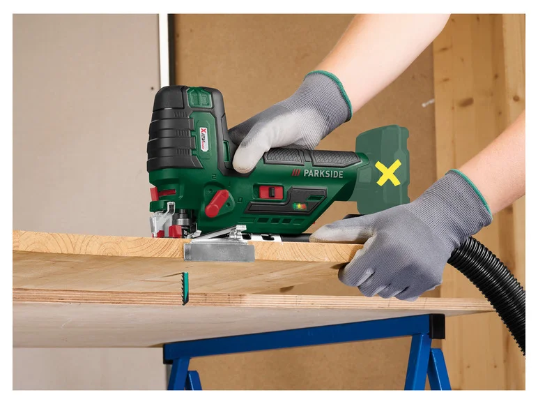 PARKSIDE® Scie sauteuse + batterie + chargeur + lames universelles