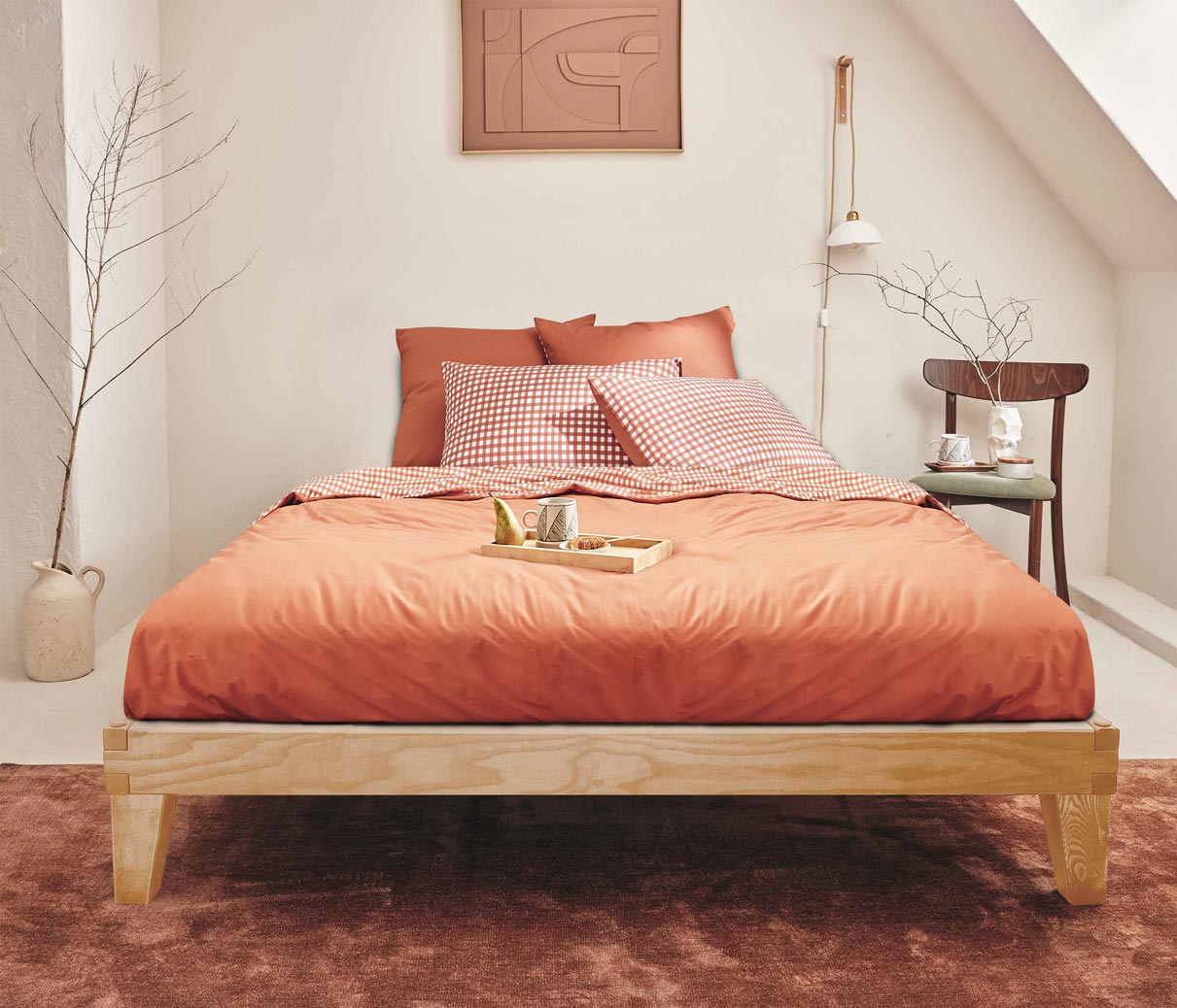 LUCA solid wood bed base