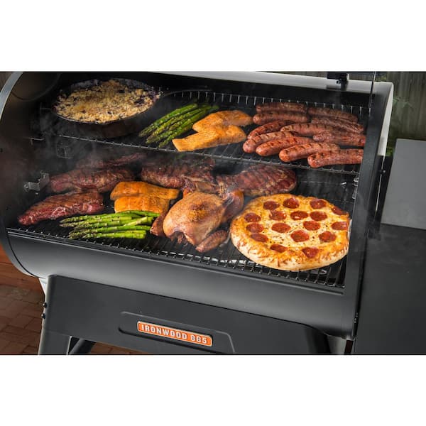 Ironwood 885 Wifi Pellet Grill and Smoker in Black