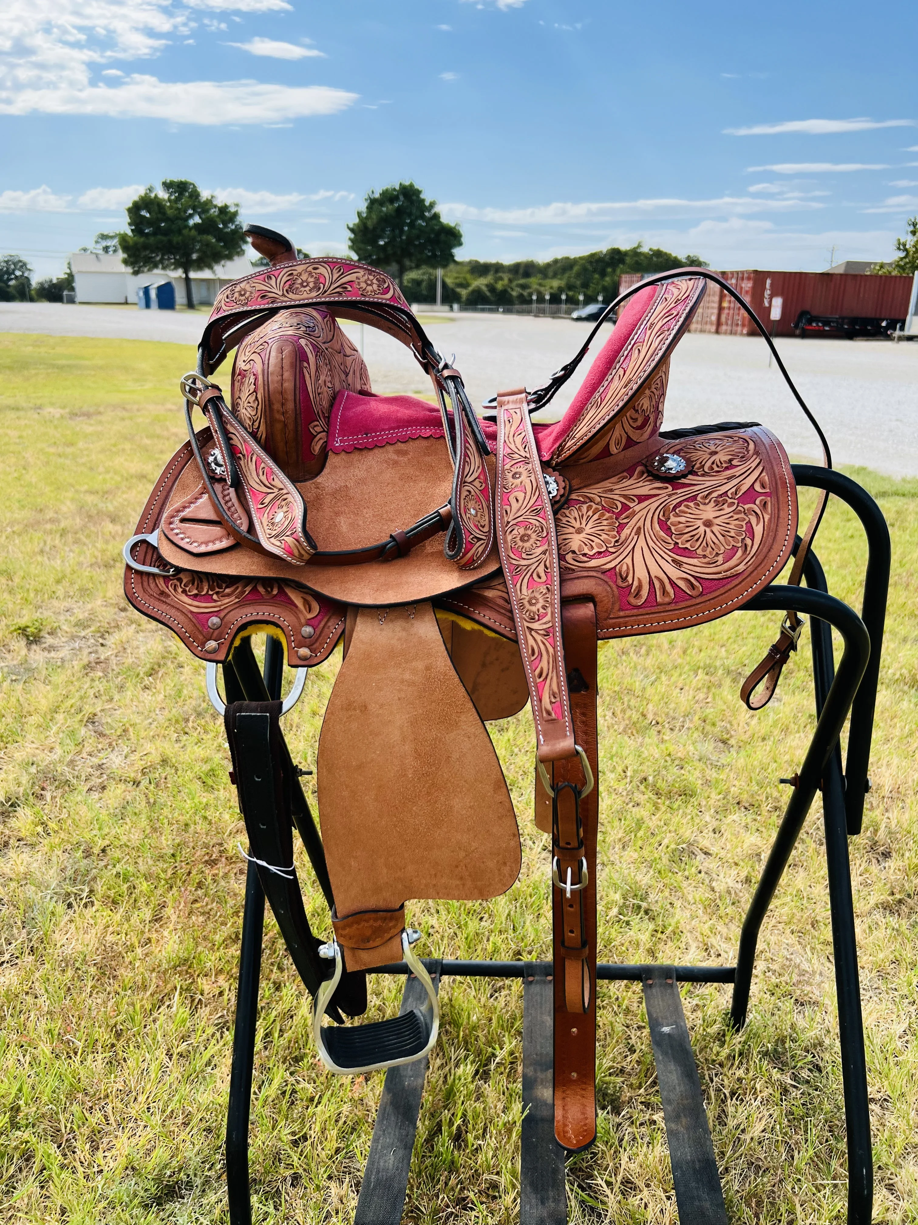 Resistance Adult Western Horse Barrel Saddle For Horse Riding | Floral Tooled With Silver Conchos | Genuine Leather 14